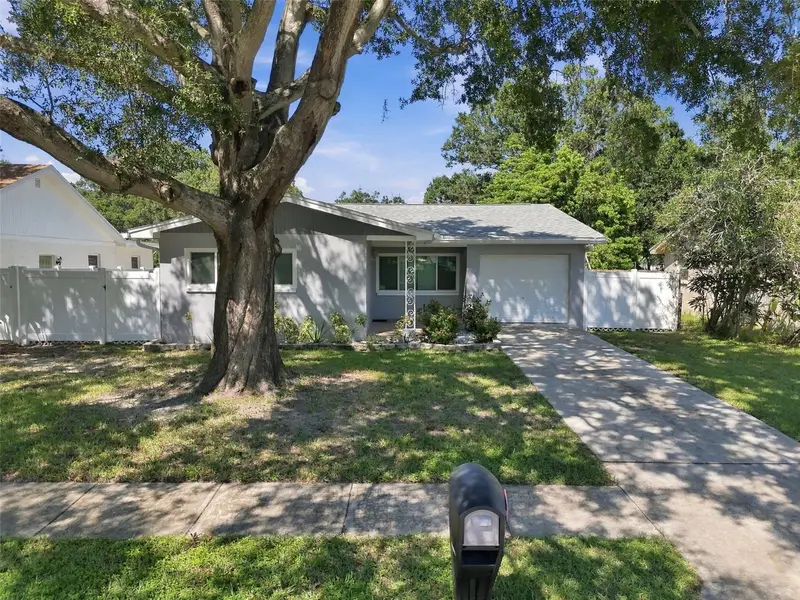 6331 68th Ave N, FL