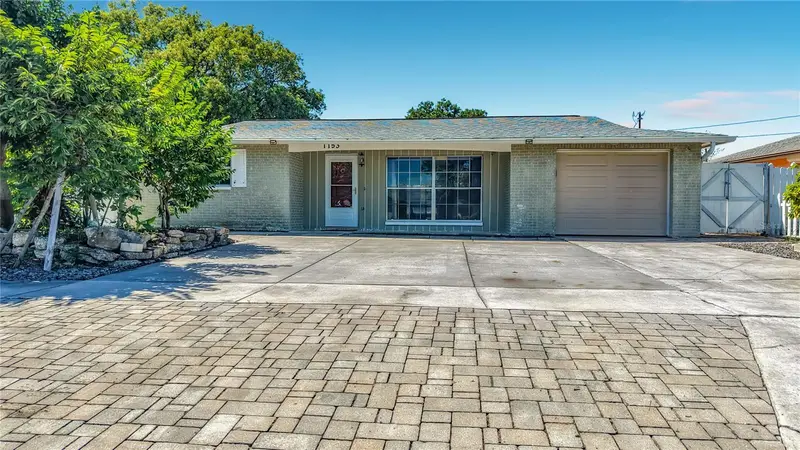 1153 Chancellor Dr, FL