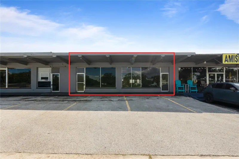 1039 W Highway 50, FL