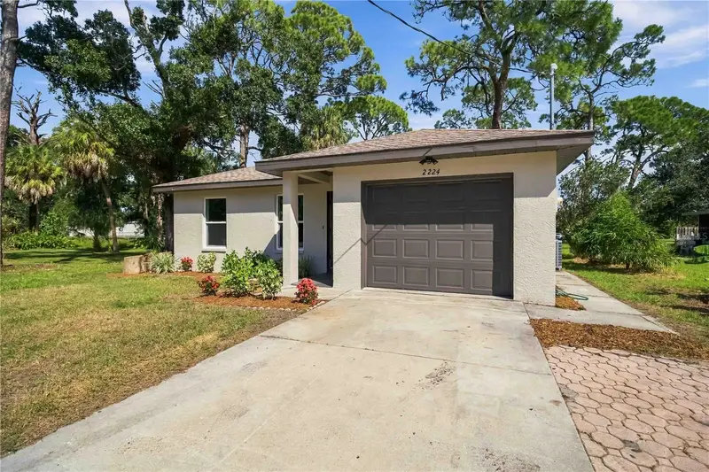 2224 33rd Avenue Dr W, FL