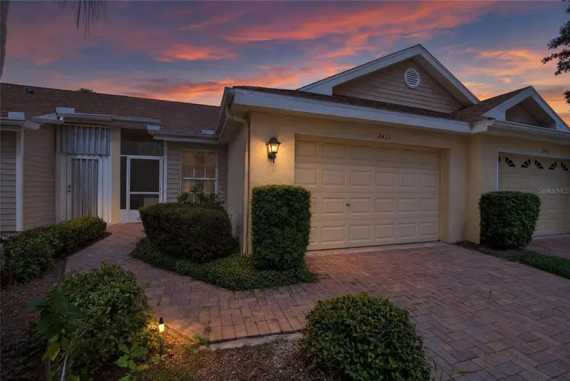 2433 New Haven Cir, FL
