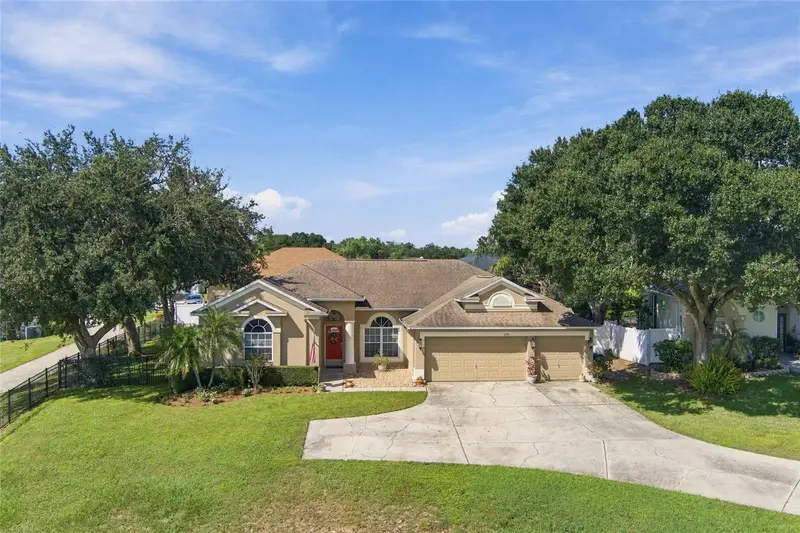 270 Lake Darby Pl, FL