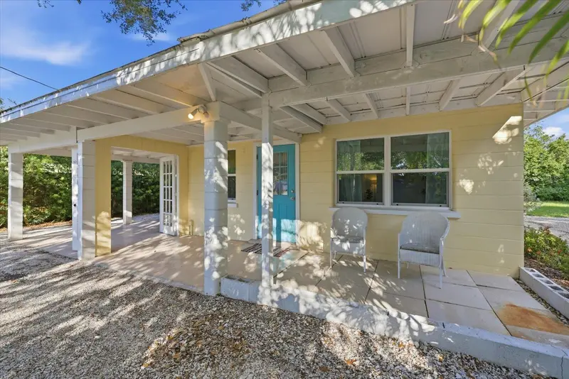 102 River Blvd N, FL