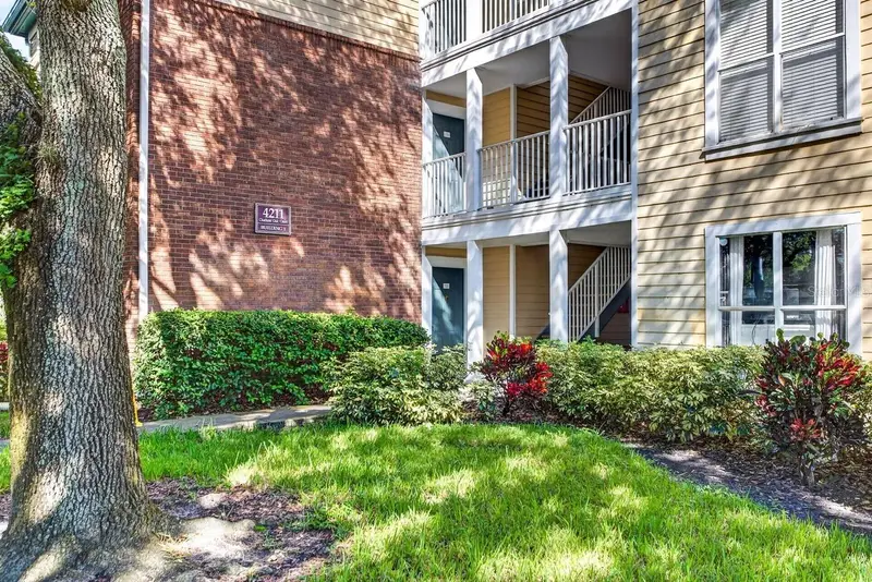 4211 Chatham Oak Ct #111, FL