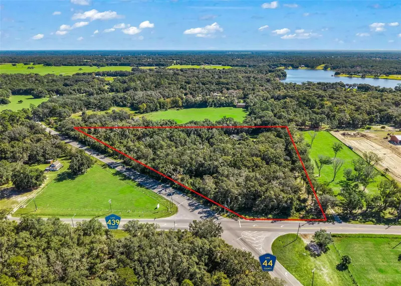21520 County Road 44a, FL