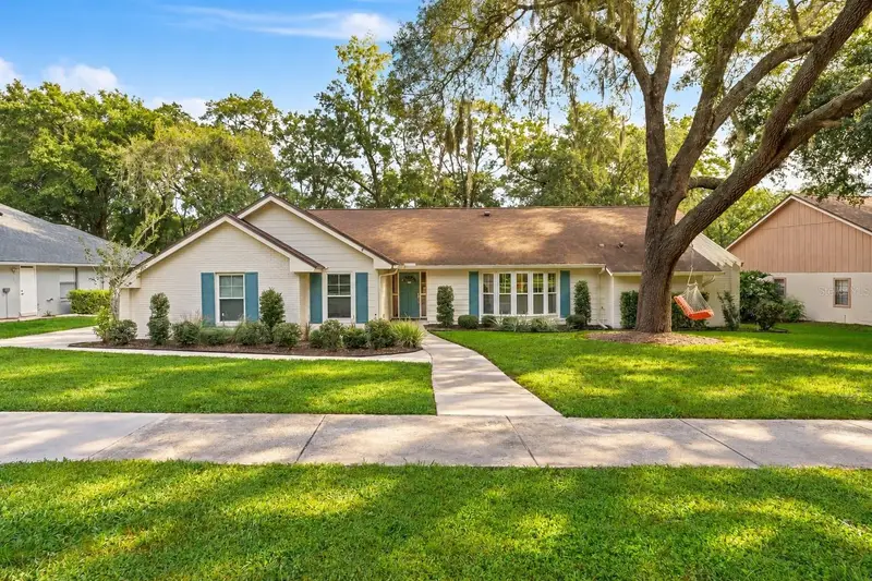 2001 Hidden Pine Ln, FL
