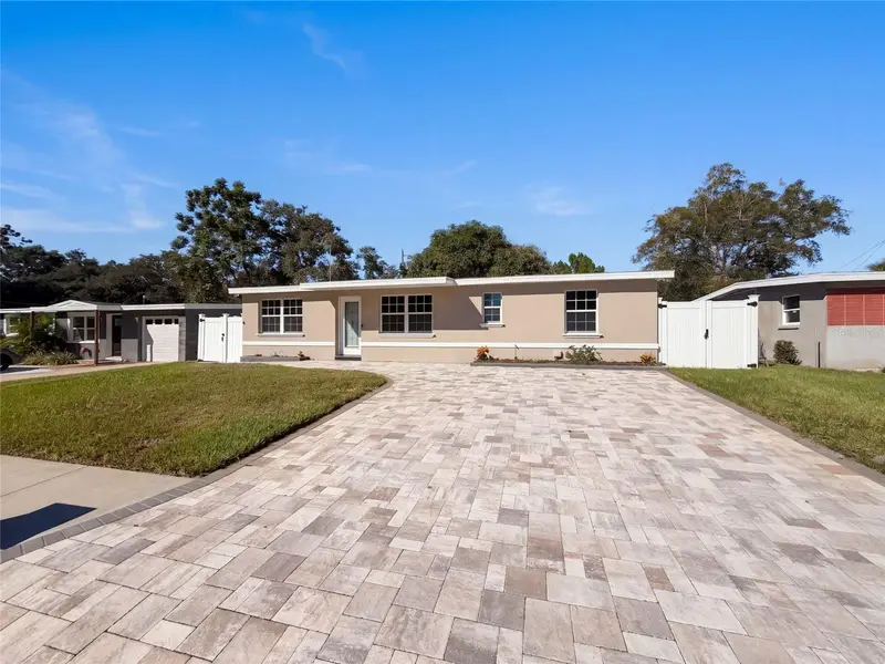 645 10th Pl, FL
