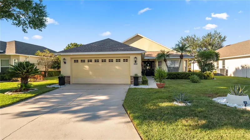 6715 Lake Clark Dr, FL