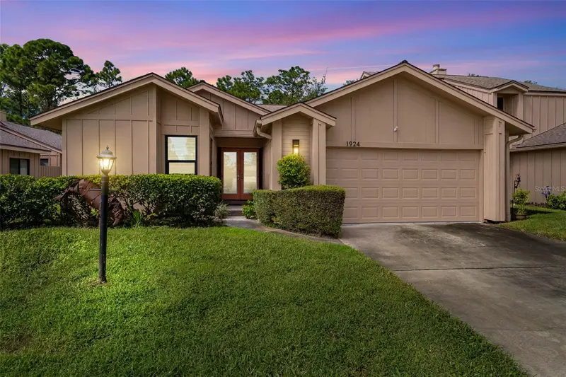 1924 Whisperwood Way, FL