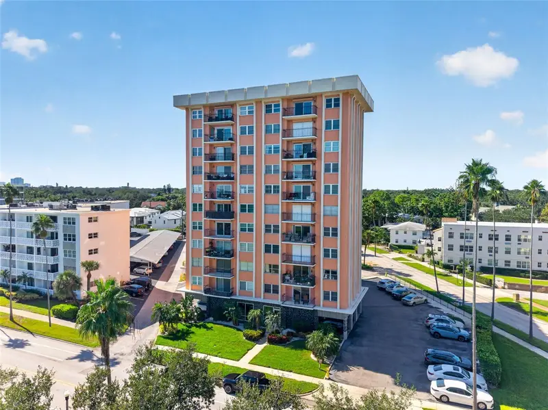 1120 N Shore Dr Ne #502, FL