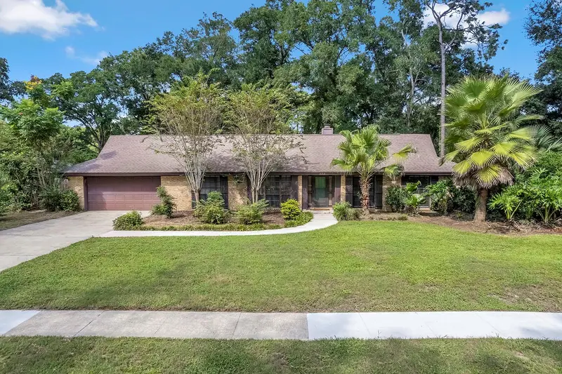 432 Burnt Tree Ln, FL
