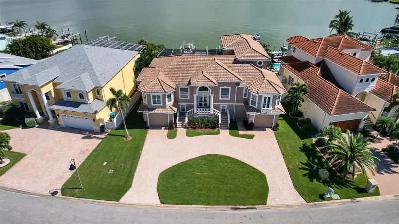 17021 Dolphin Dr, FL