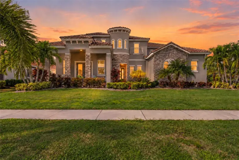 832 Manns Harbor Dr, FL