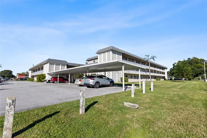 5725 12th Ave N #301d, FL