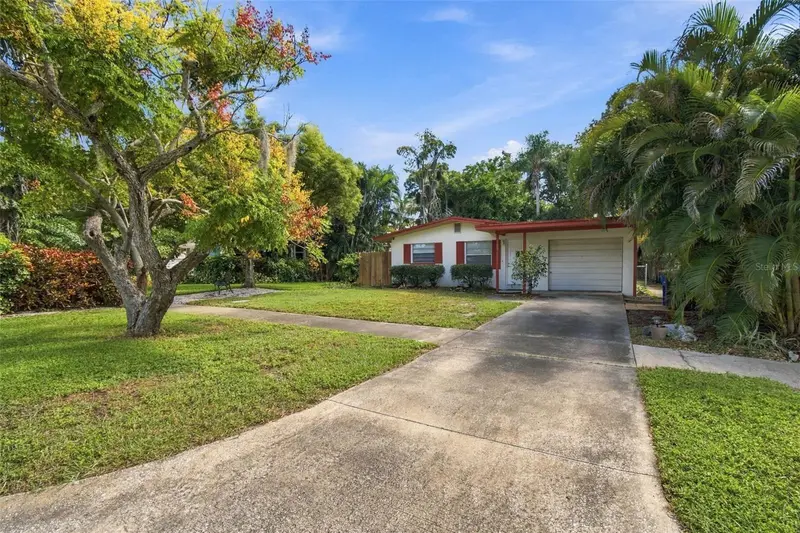 1145 Charles St, FL