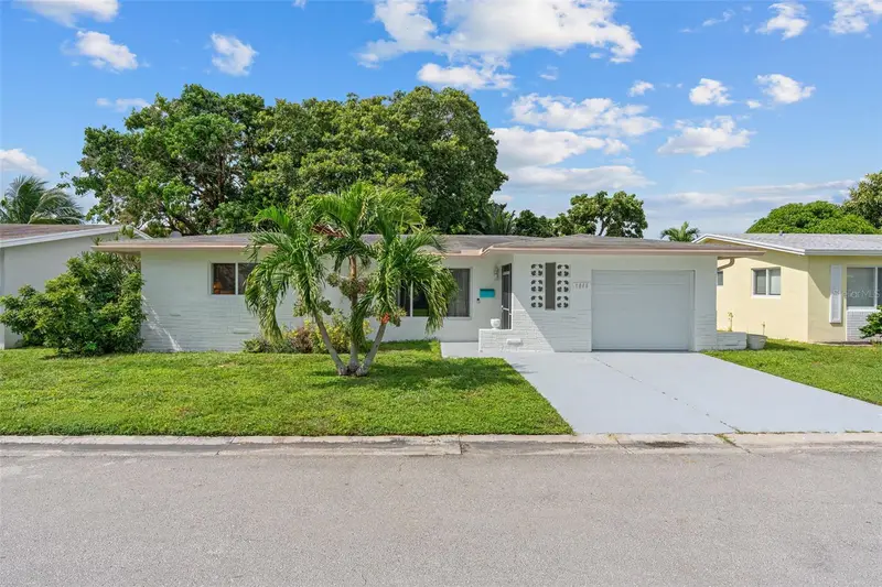 1045 Nw 69th Ave, FL