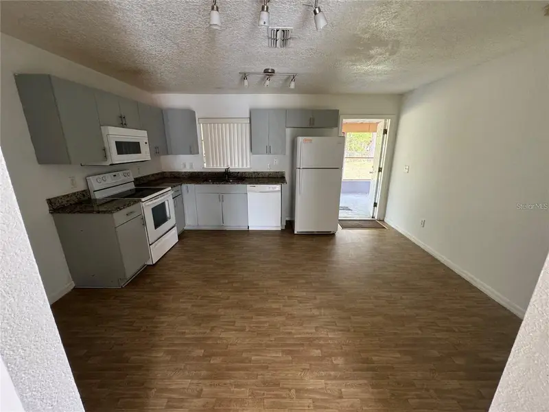 821 Savona Pl, FL