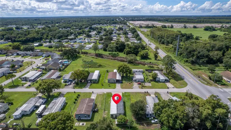 2010 Pine St, FL