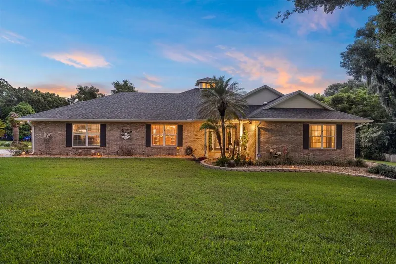 537 Woodlawn Cemetery Rd, FL
