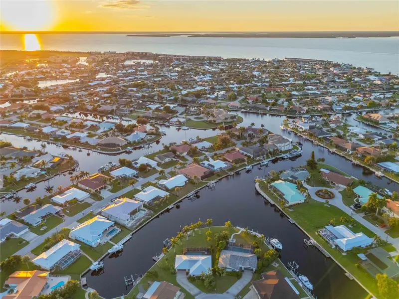 131 Casa Ln, FL