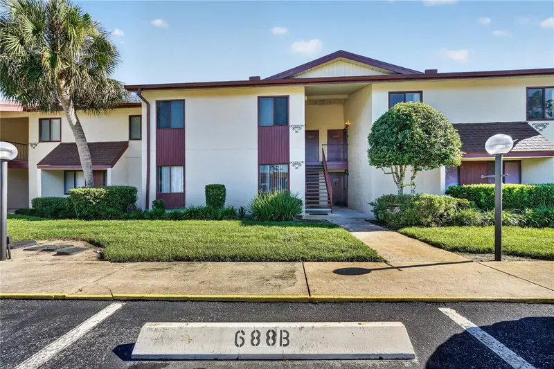688 Midway Dr #B, FL