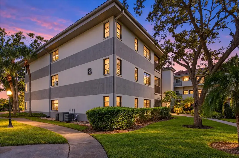 2650 Countryside Blvd #B105, FL