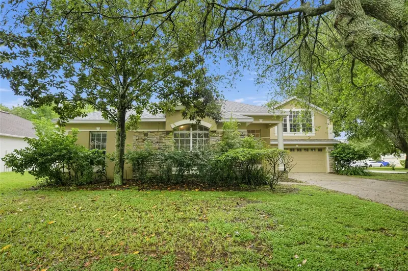 726 Regina Cir, FL