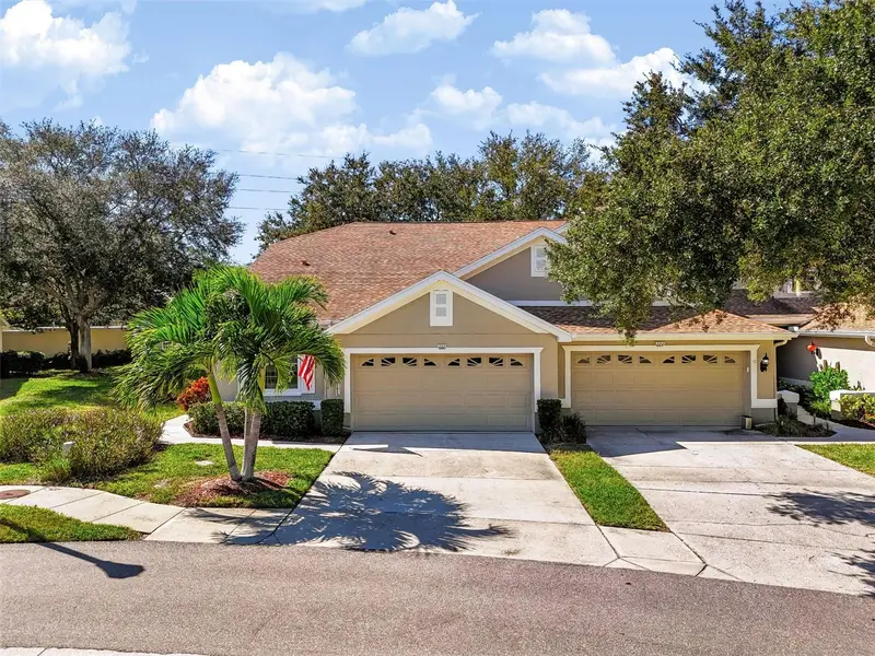 666 Spring Lake Cir, FL