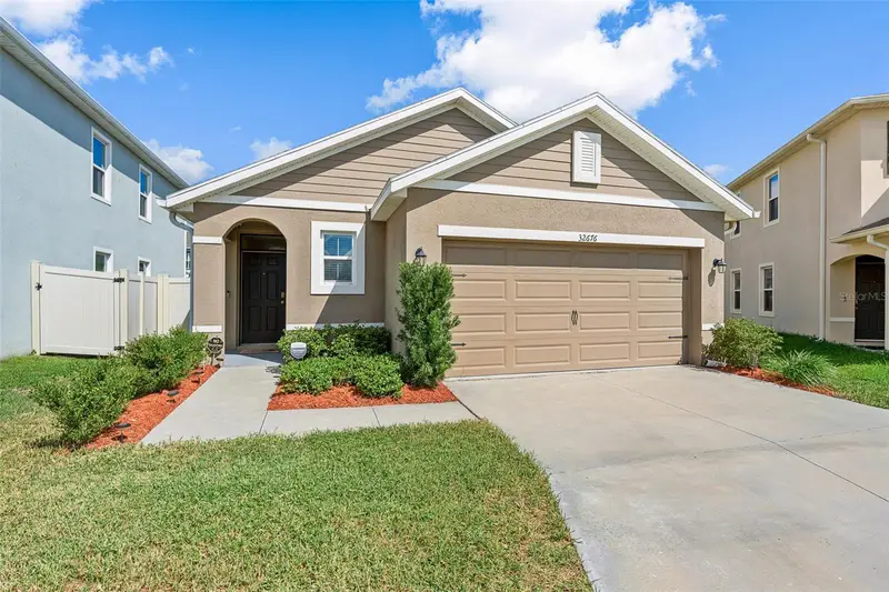 32676 Canyonlands Dr, FL