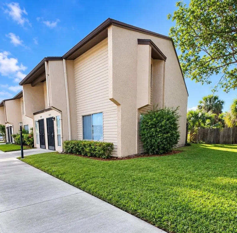 4030 Norwich Rd #2404, FL