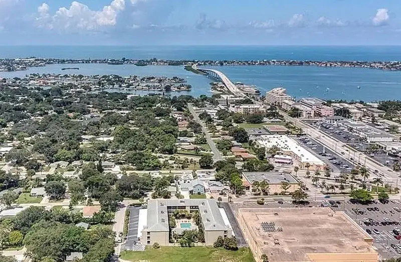 215 Valencia Blvd #107, FL
