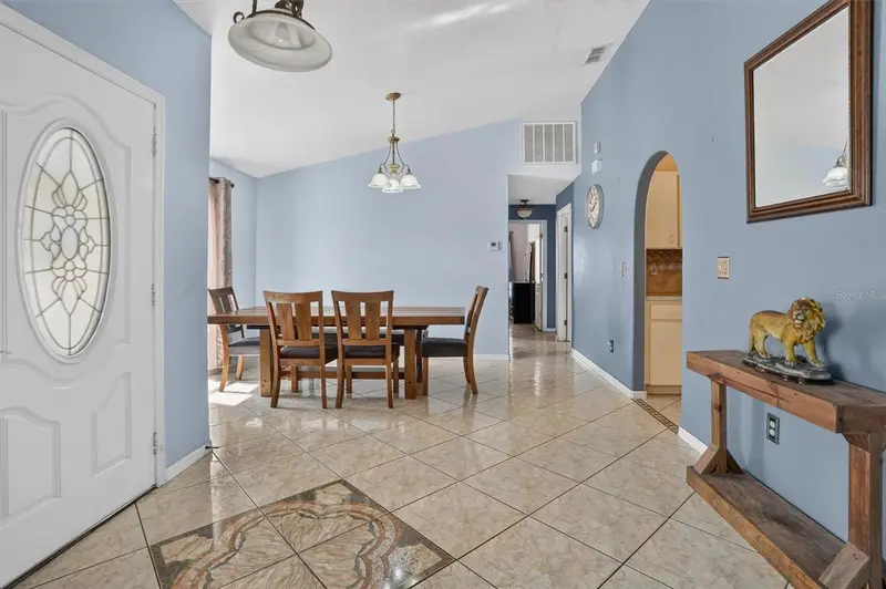 11 York Ct, FL