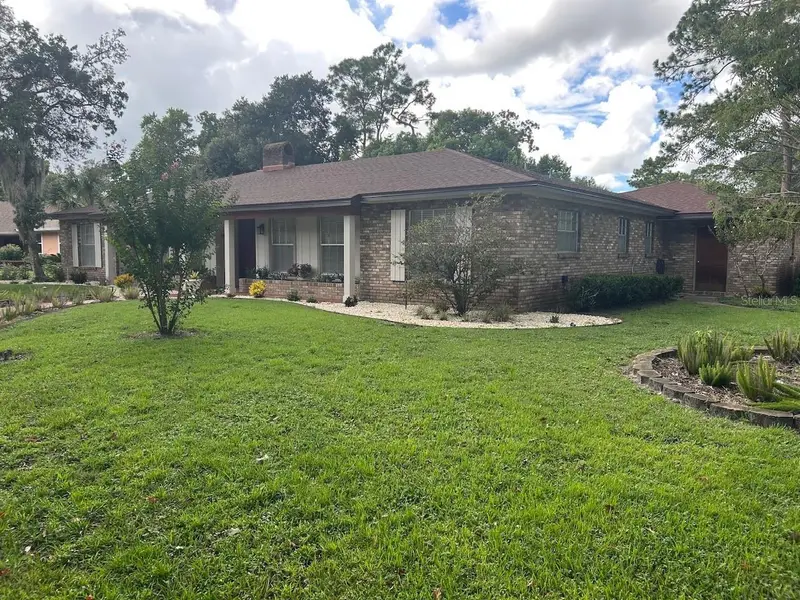 100 Palm Lake Ct, FL