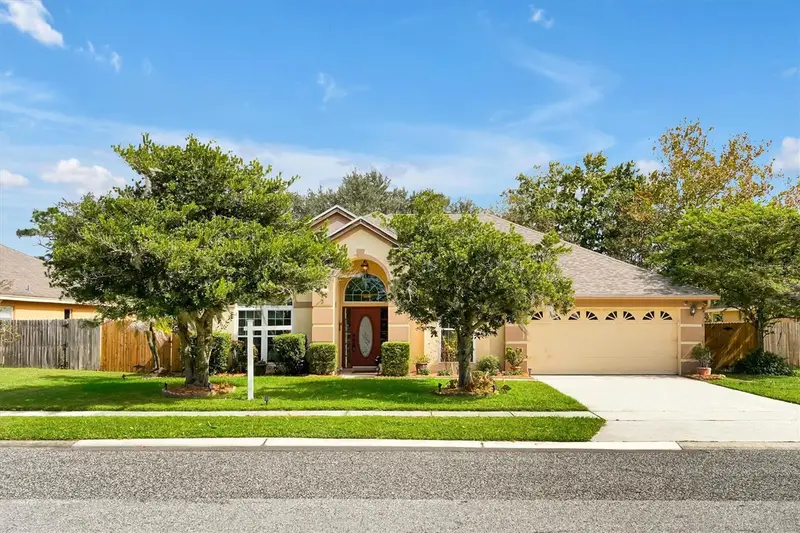 3805 Running Water Dr, FL