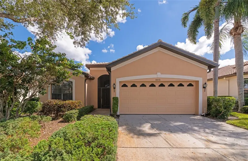 8013 Stirling Falls Cir, FL
