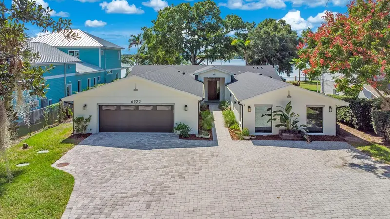 6922 Seminole Dr, FL
