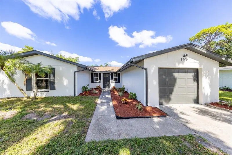 7149 Channelside Ln N, FL