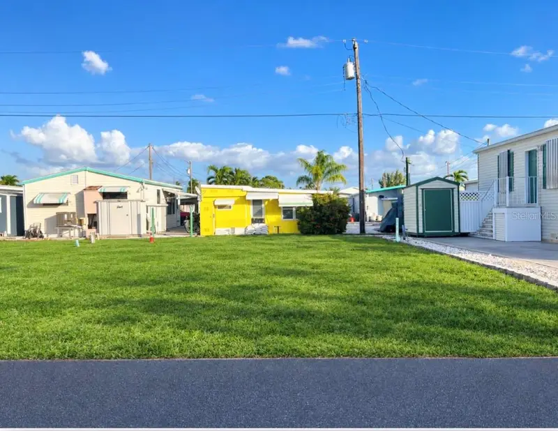 10315 Cortez Rd W, #8-5th 5th St, FL