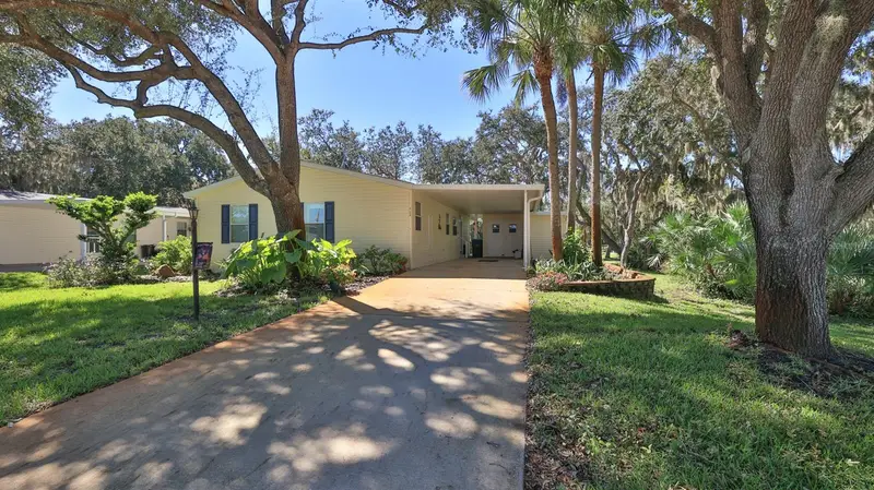 494 Sioux Blvd, FL