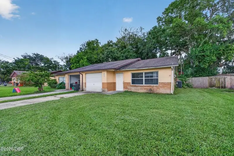 907 Boulder Dr, FL