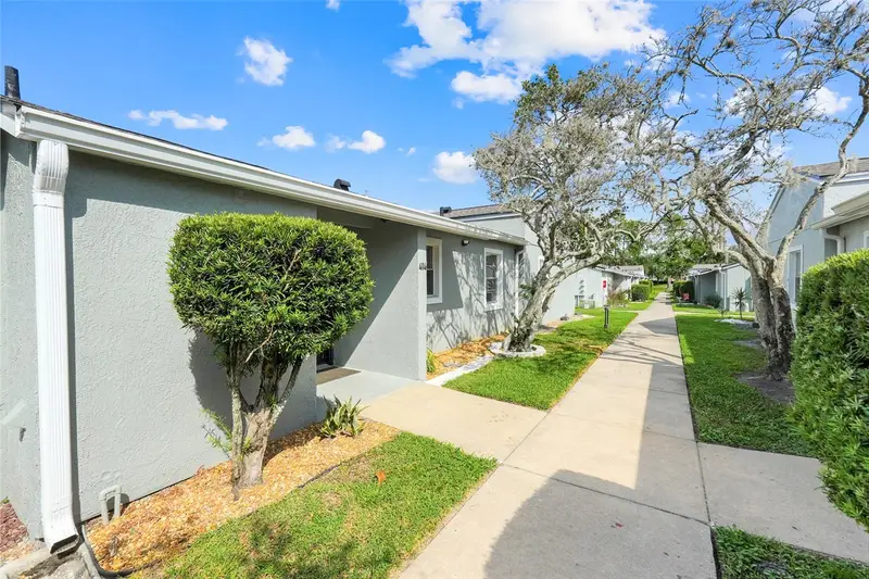 414 Dorchester Square, FL