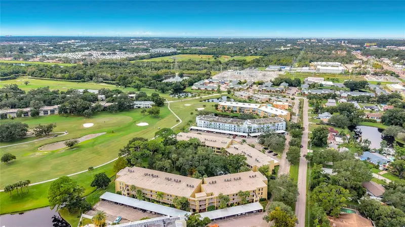 225 Country Club Dr #E252, FL