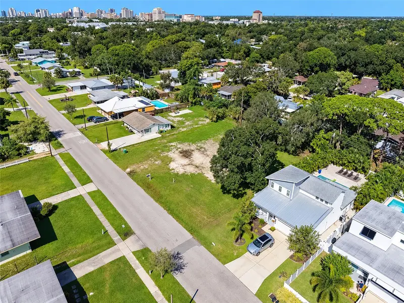 2555 Wood St, FL