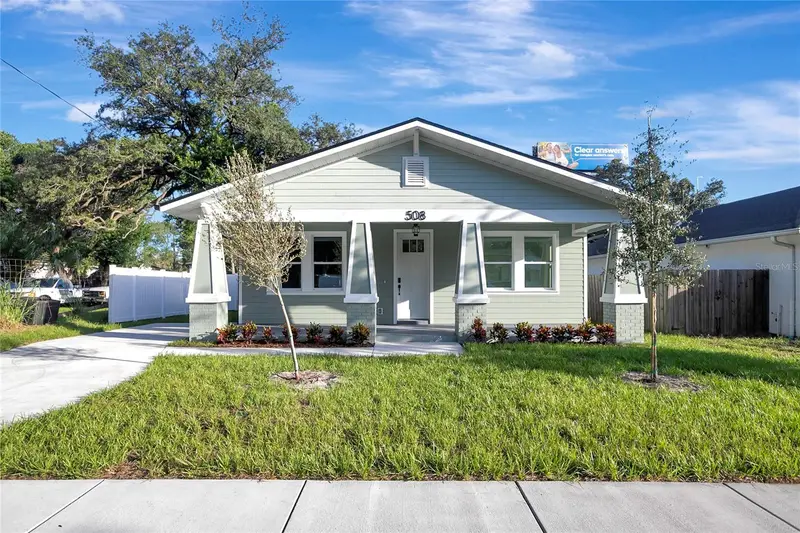 508 E James St, FL