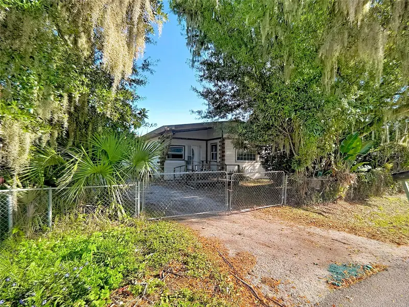 729 Crevasse St, FL