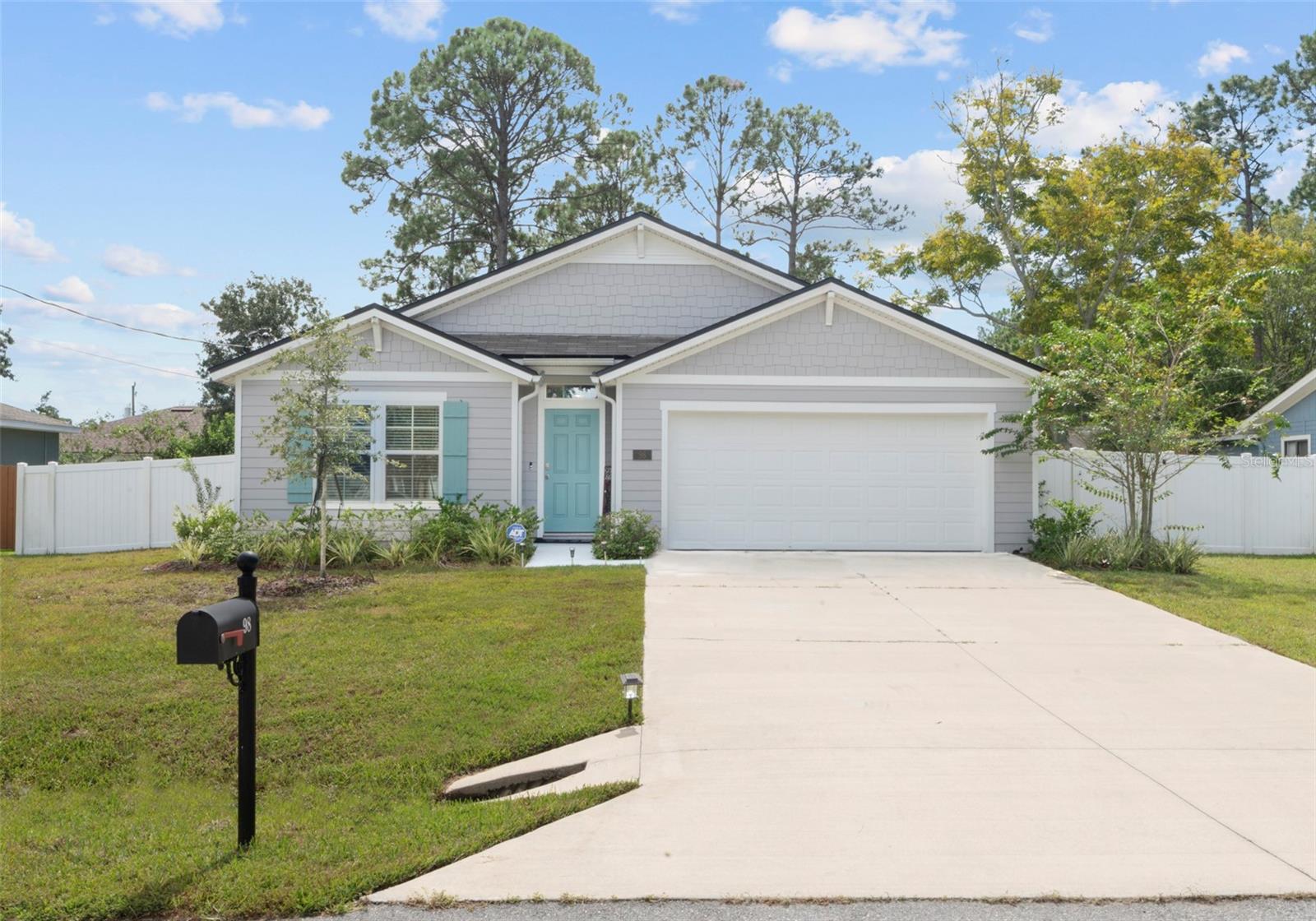 98 Raemoor Dr, FL
