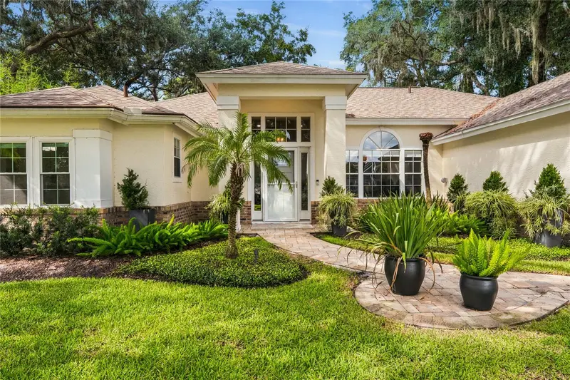 166 Oak View Cir, FL