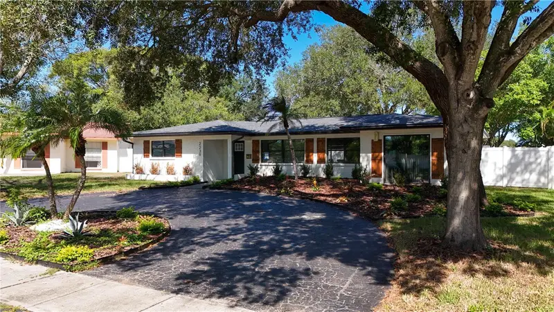 2239 68th Ave N, FL