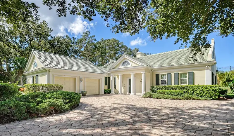 227 Saint James Park, FL