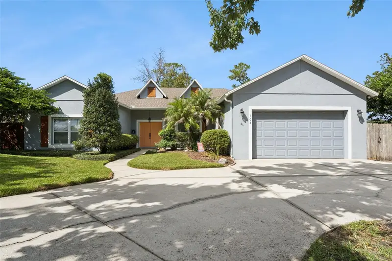 104 Smithson Dr, FL